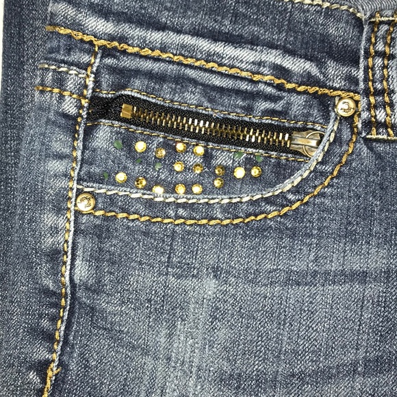 🚨🔥Blue Jeans🔥🚨 - Picture 2 of 6